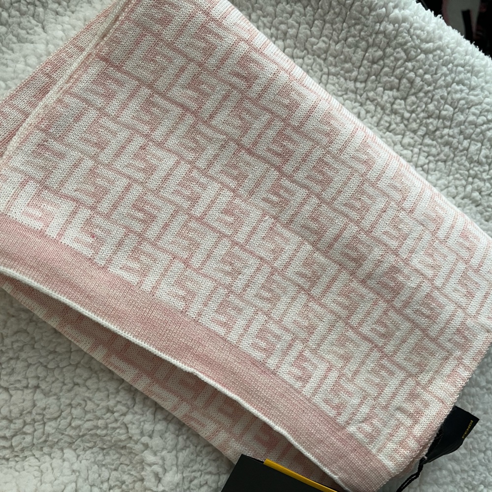 Fendi FF Zucca Wool Pink/Wht Scarf NWT